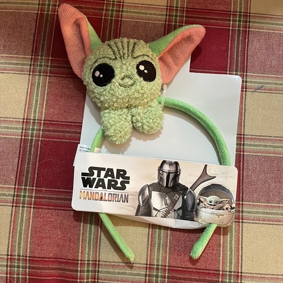 👽UNIQUE👽NWT DISNEY STAR WARS MANDALORIAN CHILD EARS HEADBAND LIGHT UP NECKLACE - Picture 3 of 6
